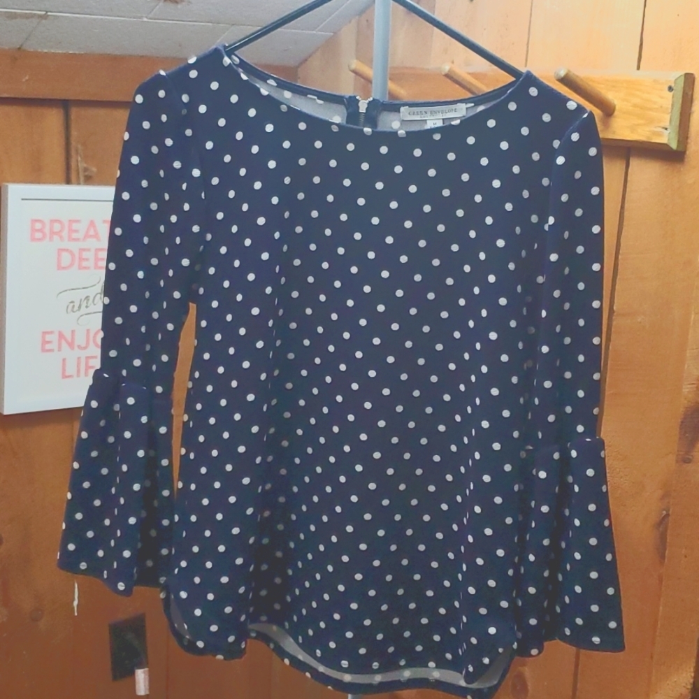 Green Envelope Navy & White Top, Size Medium.